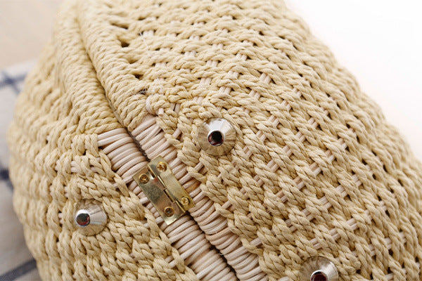 Rattan handbag circular natural