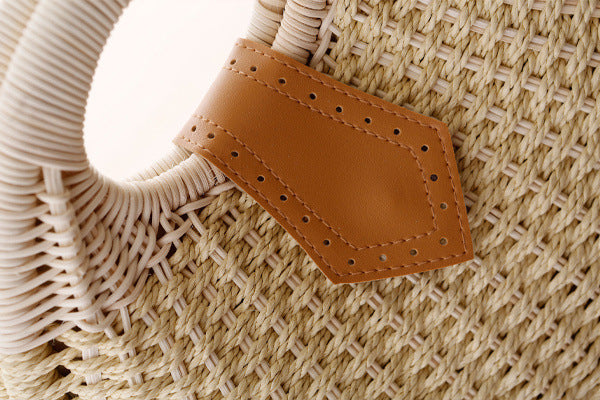 Rattan handbag circular natural