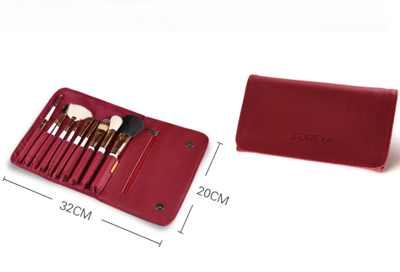 This makeup brush set is conveniently portable, enabling effortless storage and transport.