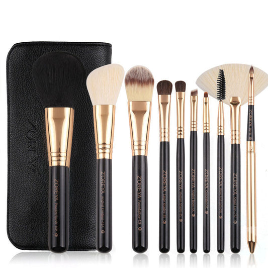 This makeup brush set is conveniently portable, enabling effortless storage and transport.